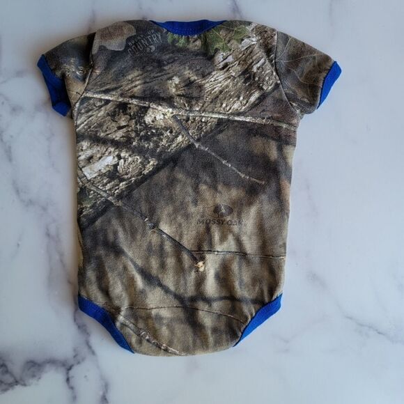 Mossy oak camo fishing shirt onesie hunting buddy - Picture 4 of 4